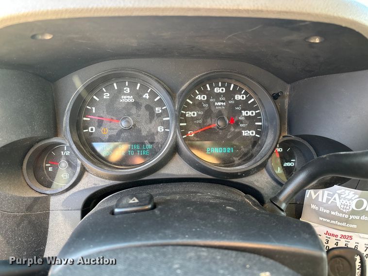 image for item ED2439 2012 Chevrolet Silverado 1500 pickup truck