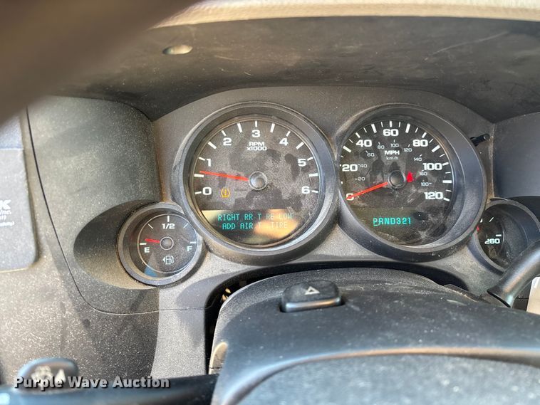 image for item ED2439 2012 Chevrolet Silverado 1500 pickup truck