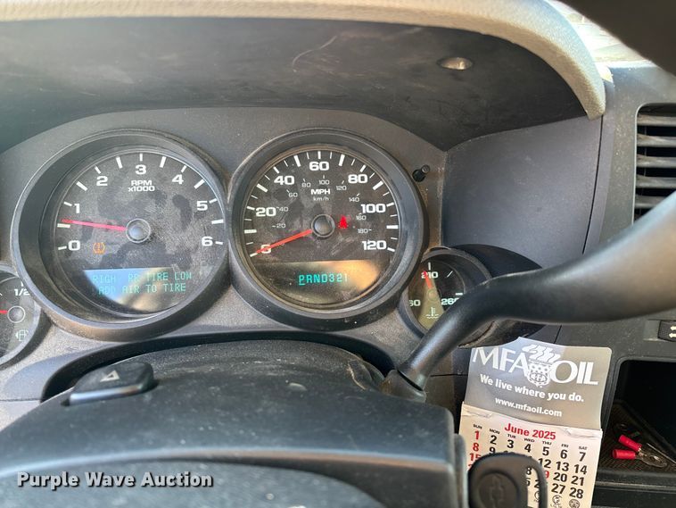 image for item ED2439 2012 Chevrolet Silverado 1500 pickup truck