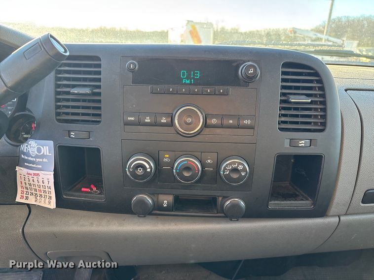 image for item ED2439 2012 Chevrolet Silverado 1500 pickup truck