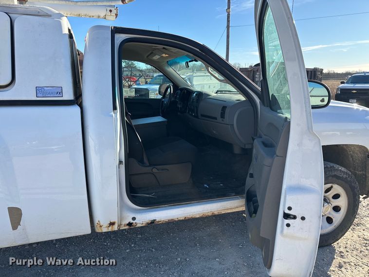 image for item ED2439 2012 Chevrolet Silverado 1500 pickup truck