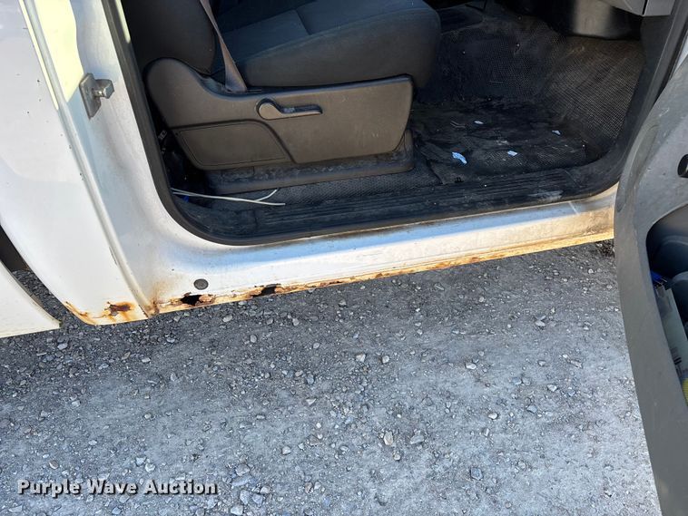 image for item ED2439 2012 Chevrolet Silverado 1500 pickup truck