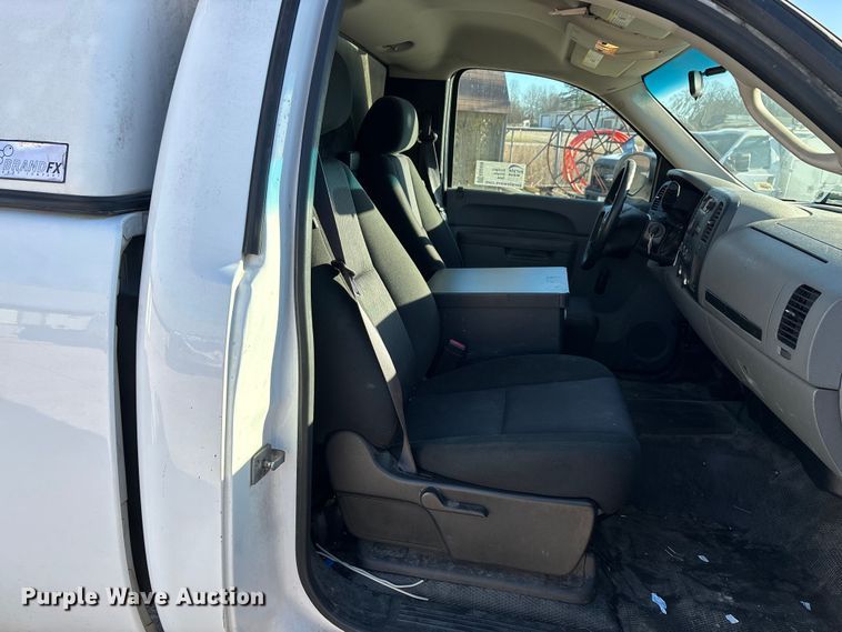 image for item ED2439 2012 Chevrolet Silverado 1500 pickup truck