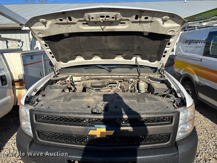 image for item ED2439 2012 Chevrolet Silverado 1500 pickup truck