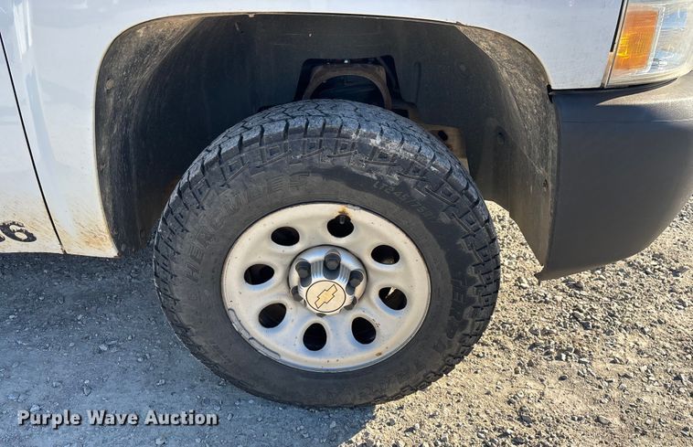 image for item ED2439 2012 Chevrolet Silverado 1500 pickup truck