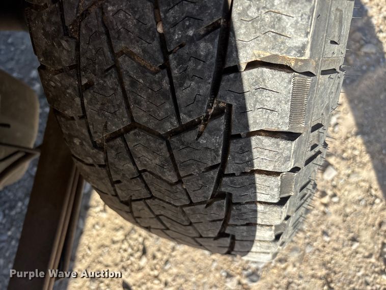 image for item ED2439 2012 Chevrolet Silverado 1500 pickup truck