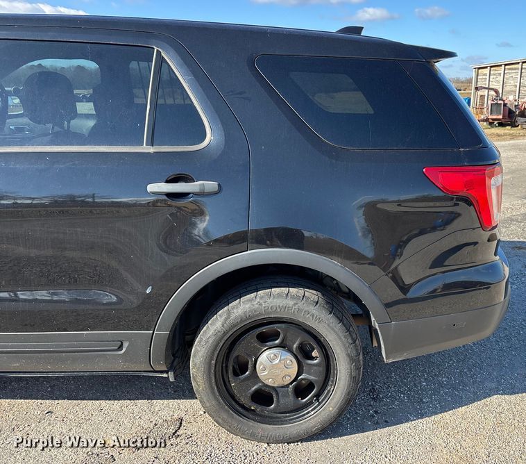 image for item ED2441 2017 Ford Explorer Police SUV