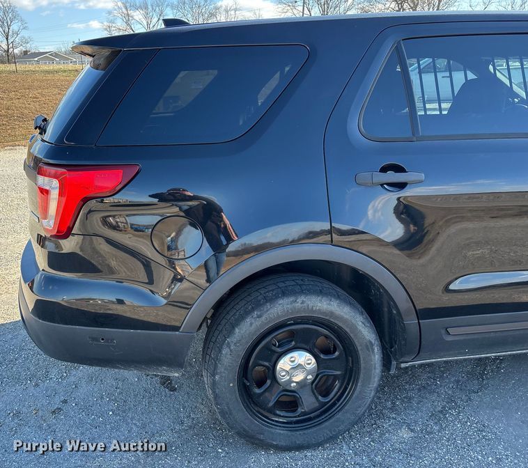 image for item ED2441 2017 Ford Explorer Police SUV