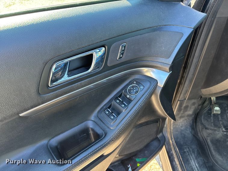 image for item ED2441 2017 Ford Explorer Police SUV