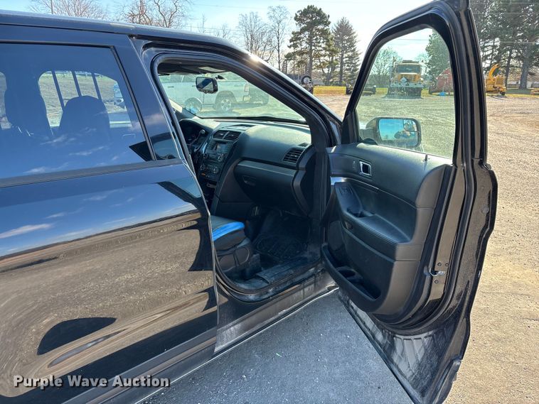 image for item ED2441 2017 Ford Explorer Police SUV