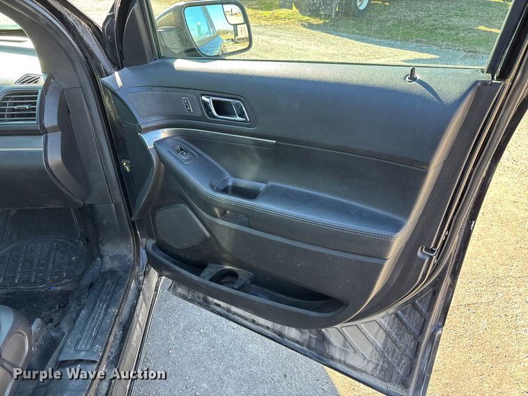 image for item ED2441 2017 Ford Explorer Police SUV