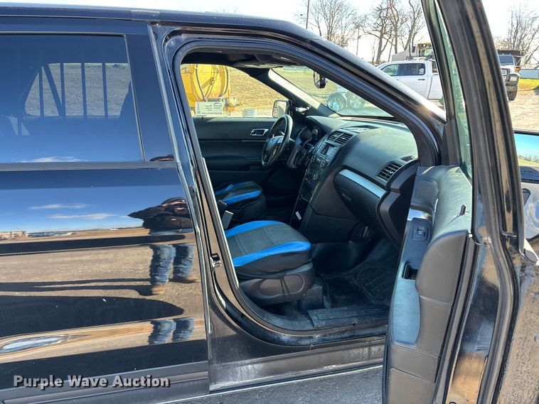 image for item ED2441 2017 Ford Explorer Police SUV