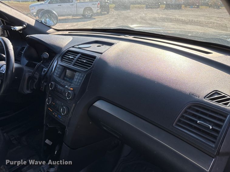 image for item ED2441 2017 Ford Explorer Police SUV