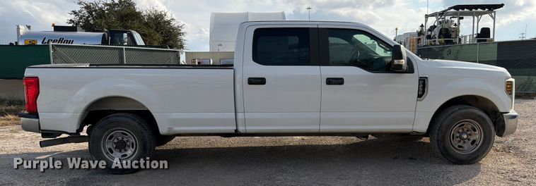 image for item ED5039 2018 Ford F250 Super Duty XL Crew Cab pickup truck