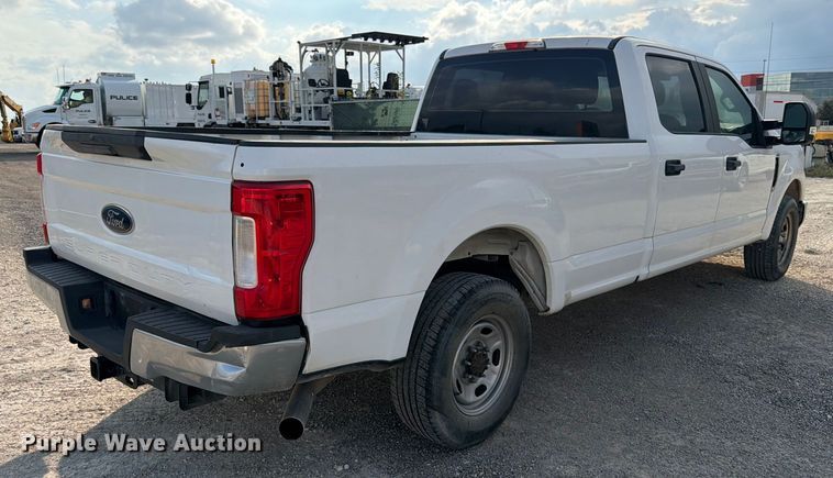 image for item ED5039 2018 Ford F250 Super Duty XL Crew Cab pickup truck