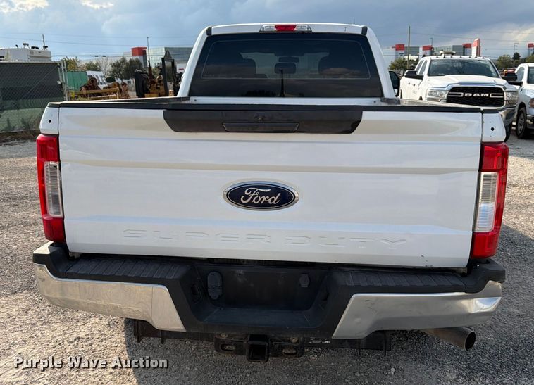 image for item ED5039 2018 Ford F250 Super Duty XL Crew Cab pickup truck