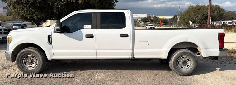 image for item ED5039 2018 Ford F250 Super Duty XL Crew Cab pickup truck