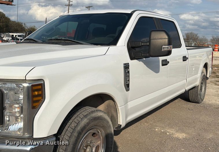 image for item ED5039 2018 Ford F250 Super Duty XL Crew Cab pickup truck