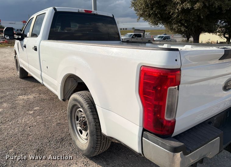 image for item ED5039 2018 Ford F250 Super Duty XL Crew Cab pickup truck