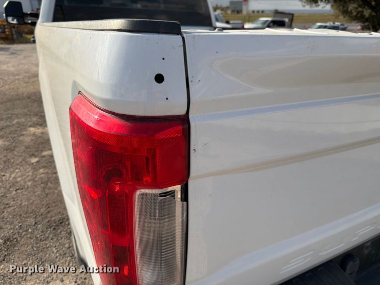 image for item ED5039 2018 Ford F250 Super Duty XL Crew Cab pickup truck