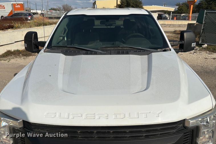 image for item ED5039 2018 Ford F250 Super Duty XL Crew Cab pickup truck