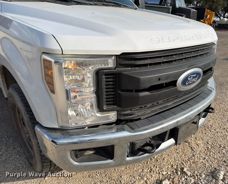 image for item ED5039 2018 Ford F250 Super Duty XL Crew Cab pickup truck