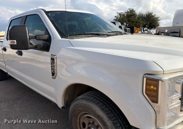 image for item ED5039 2018 Ford F250 Super Duty XL Crew Cab pickup truck