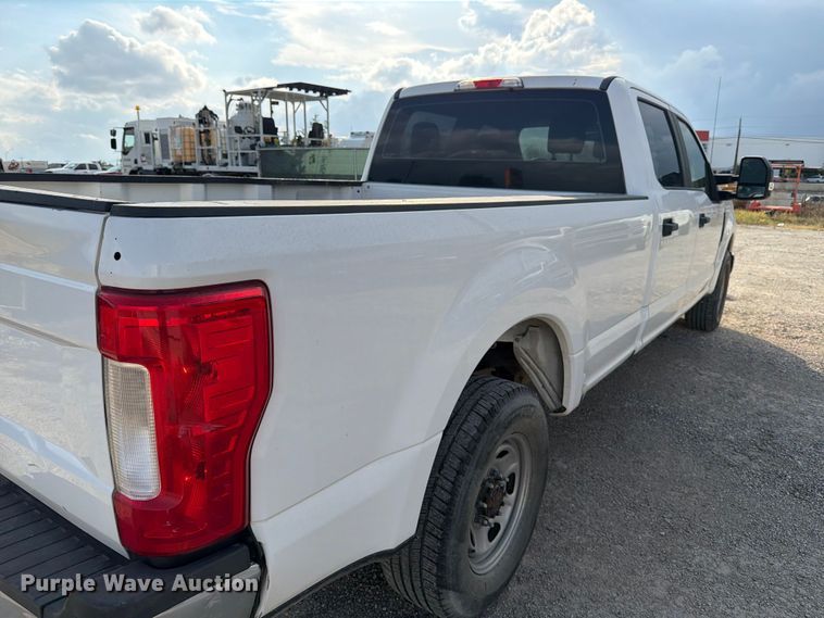 image for item ED5039 2018 Ford F250 Super Duty XL Crew Cab pickup truck