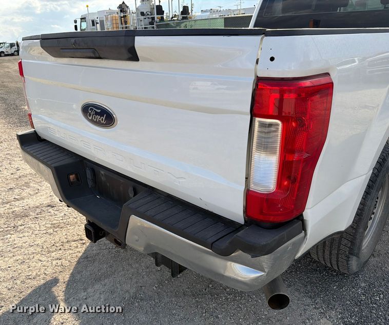 image for item ED5039 2018 Ford F250 Super Duty XL Crew Cab pickup truck