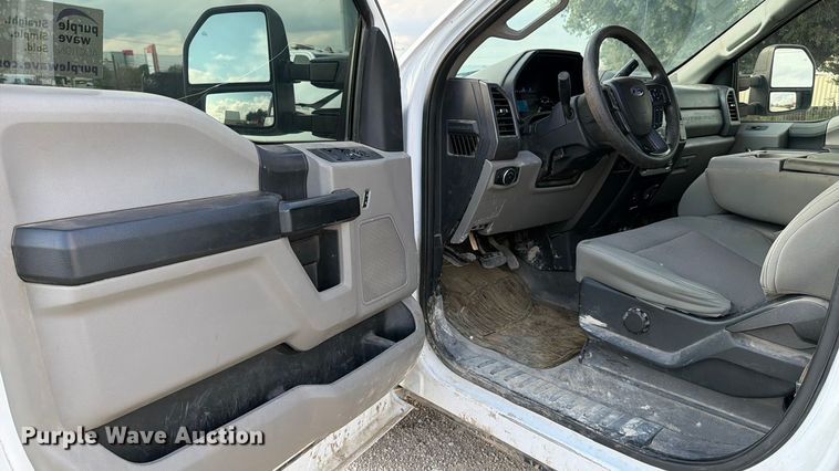 image for item ED5039 2018 Ford F250 Super Duty XL Crew Cab pickup truck