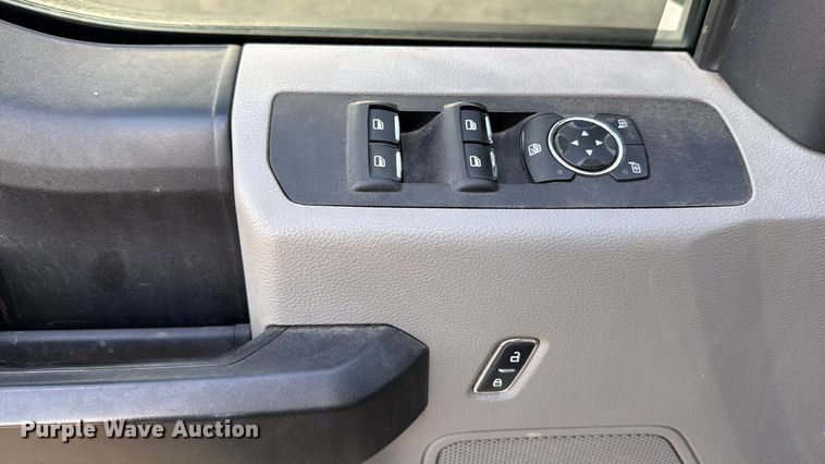 image for item ED5039 2018 Ford F250 Super Duty XL Crew Cab pickup truck