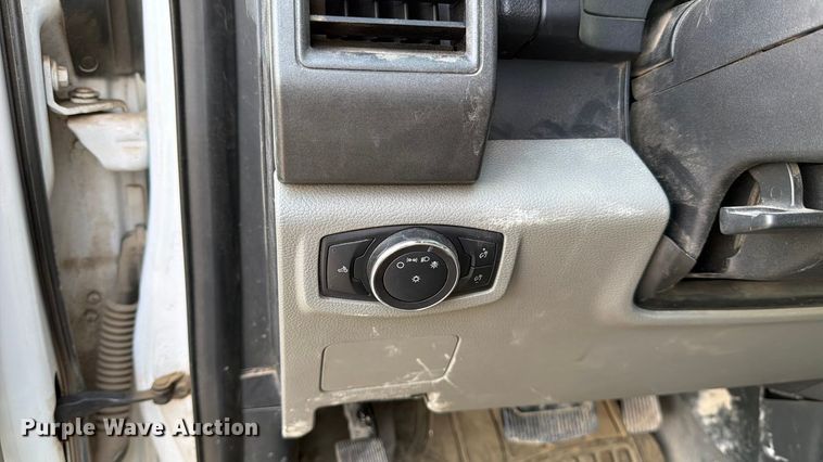 image for item ED5039 2018 Ford F250 Super Duty XL Crew Cab pickup truck