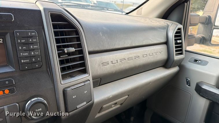 image for item ED5039 2018 Ford F250 Super Duty XL Crew Cab pickup truck