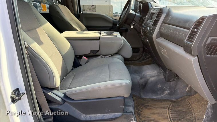 image for item ED5039 2018 Ford F250 Super Duty XL Crew Cab pickup truck