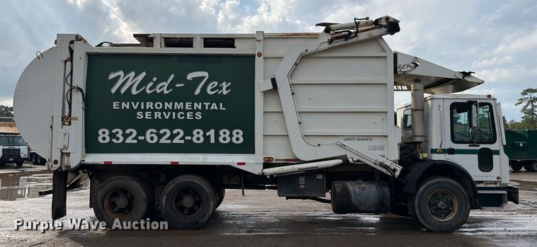 image for item ED5048 1999 Mack refuse truck