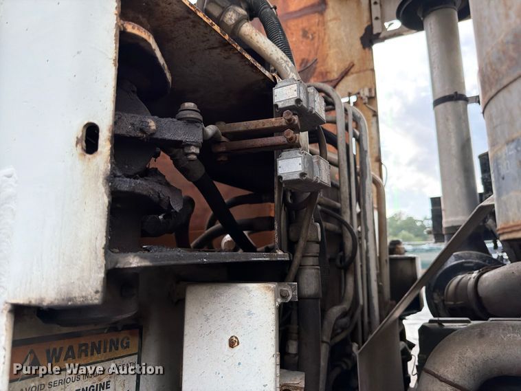 image for item ED5048 1999 Mack refuse truck