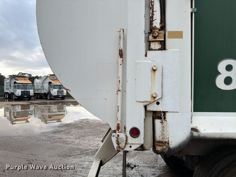 image for item ED5048 1999 Mack refuse truck