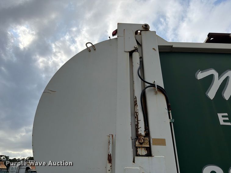 image for item ED5048 1999 Mack refuse truck