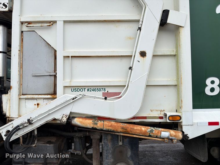 image for item ED5048 1999 Mack refuse truck