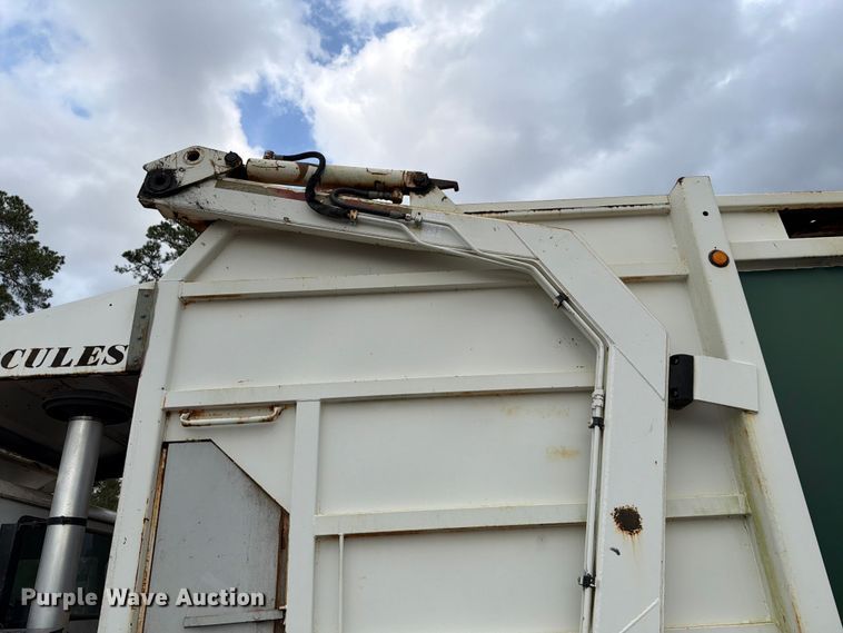 image for item ED5048 1999 Mack refuse truck