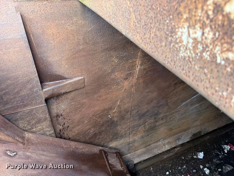 image for item ED5048 1999 Mack refuse truck