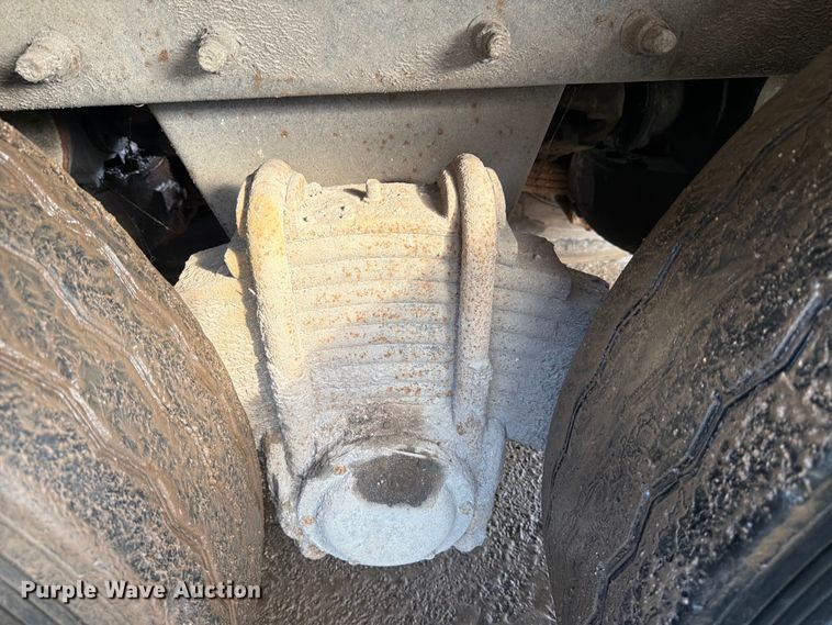 image for item ED5048 1999 Mack refuse truck