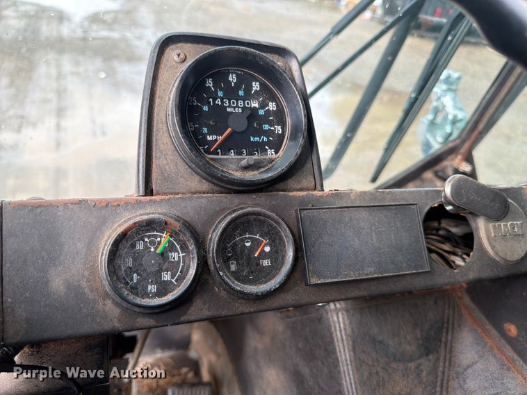 image for item ED5048 1999 Mack refuse truck