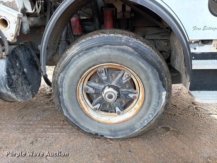 image for item ED5048 1999 Mack refuse truck