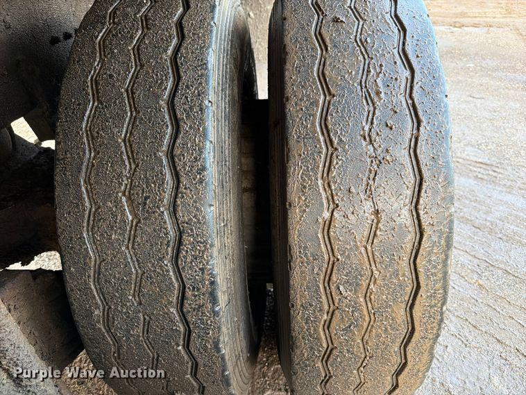 image for item ED5048 1999 Mack refuse truck