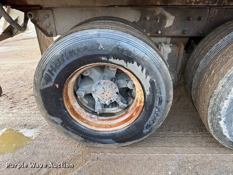 image for item ED5048 1999 Mack refuse truck