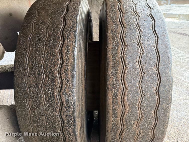 image for item ED5048 1999 Mack refuse truck