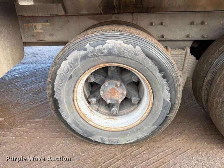 image for item ED5048 1999 Mack refuse truck