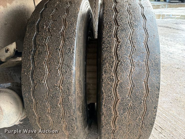 image for item ED5048 1999 Mack refuse truck