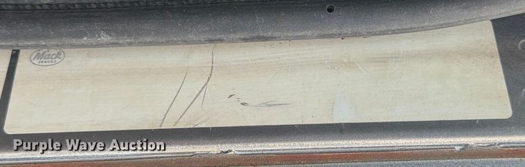 image for item ED5048 1999 Mack refuse truck